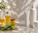 Comparaison entre cosmétiques naturels à base d'ingrédients végétaux et produits conventionnels